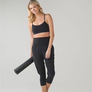 Lululemon Tranquil Crop - Size 4 - Black